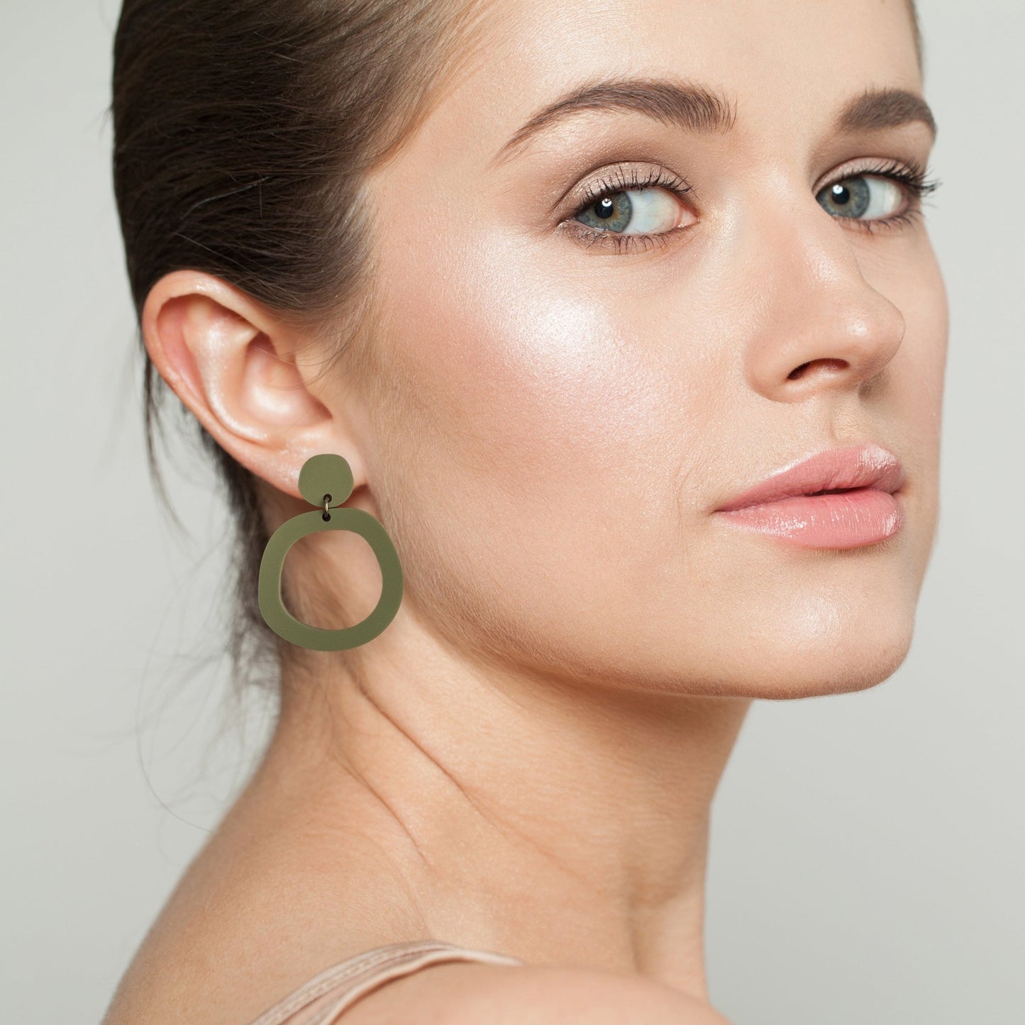 ALEXA Dangle Earrings - Matte Olive Green - Mingled