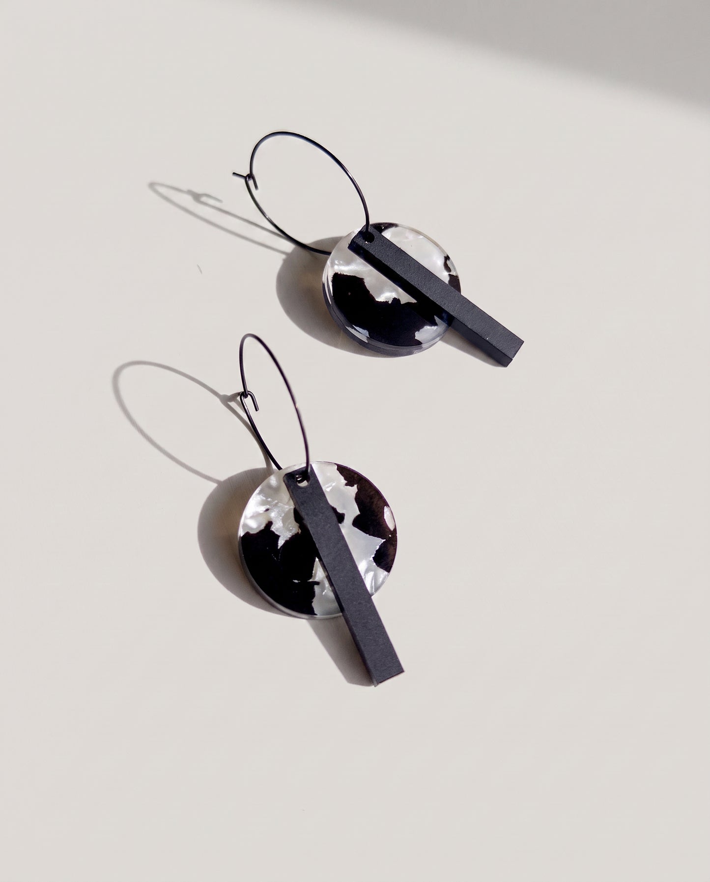 Black Bar Hoop - Black and White Pearl