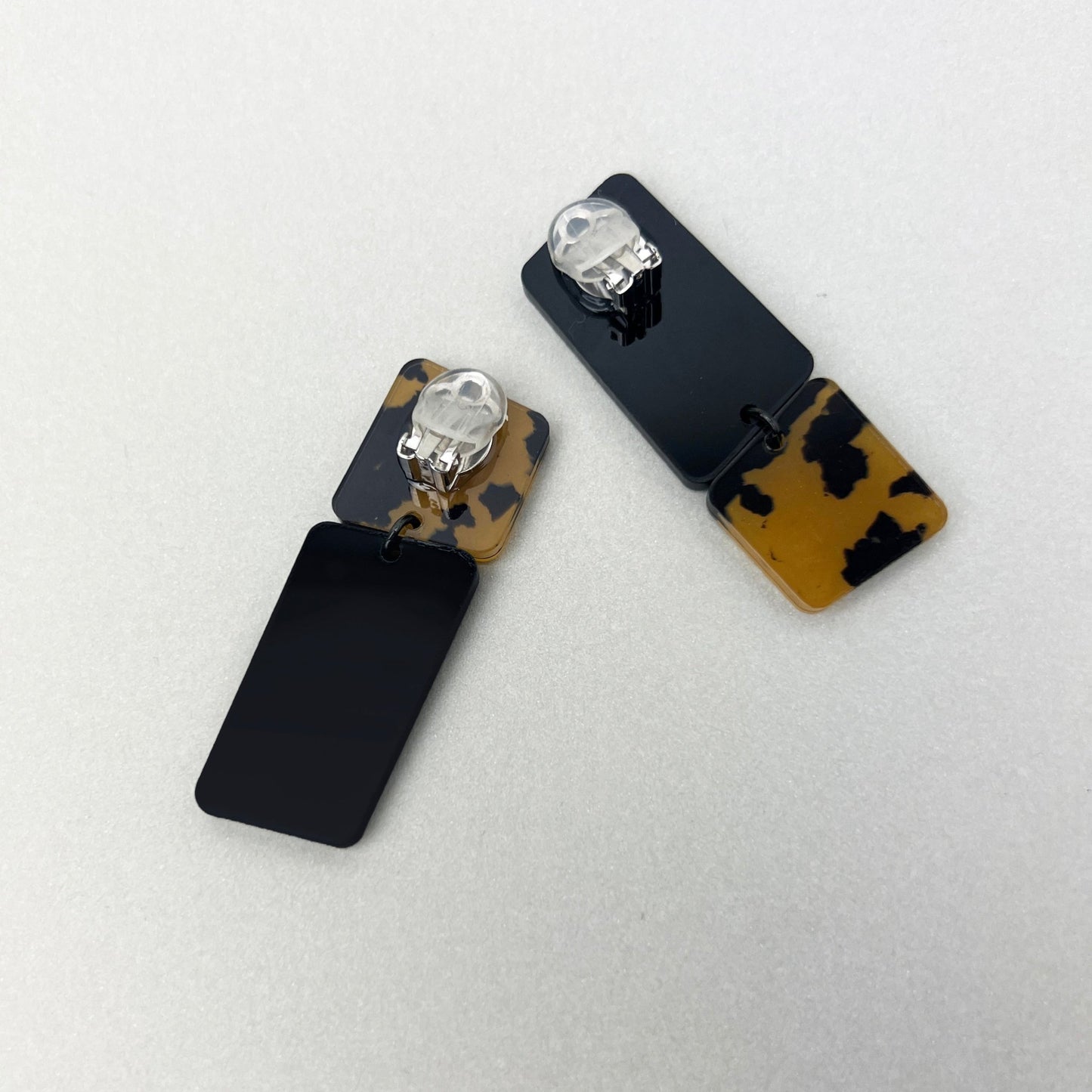 CLIP ON BAUHAUS Statement Earrings - Honey Tortie and Black - Mingled