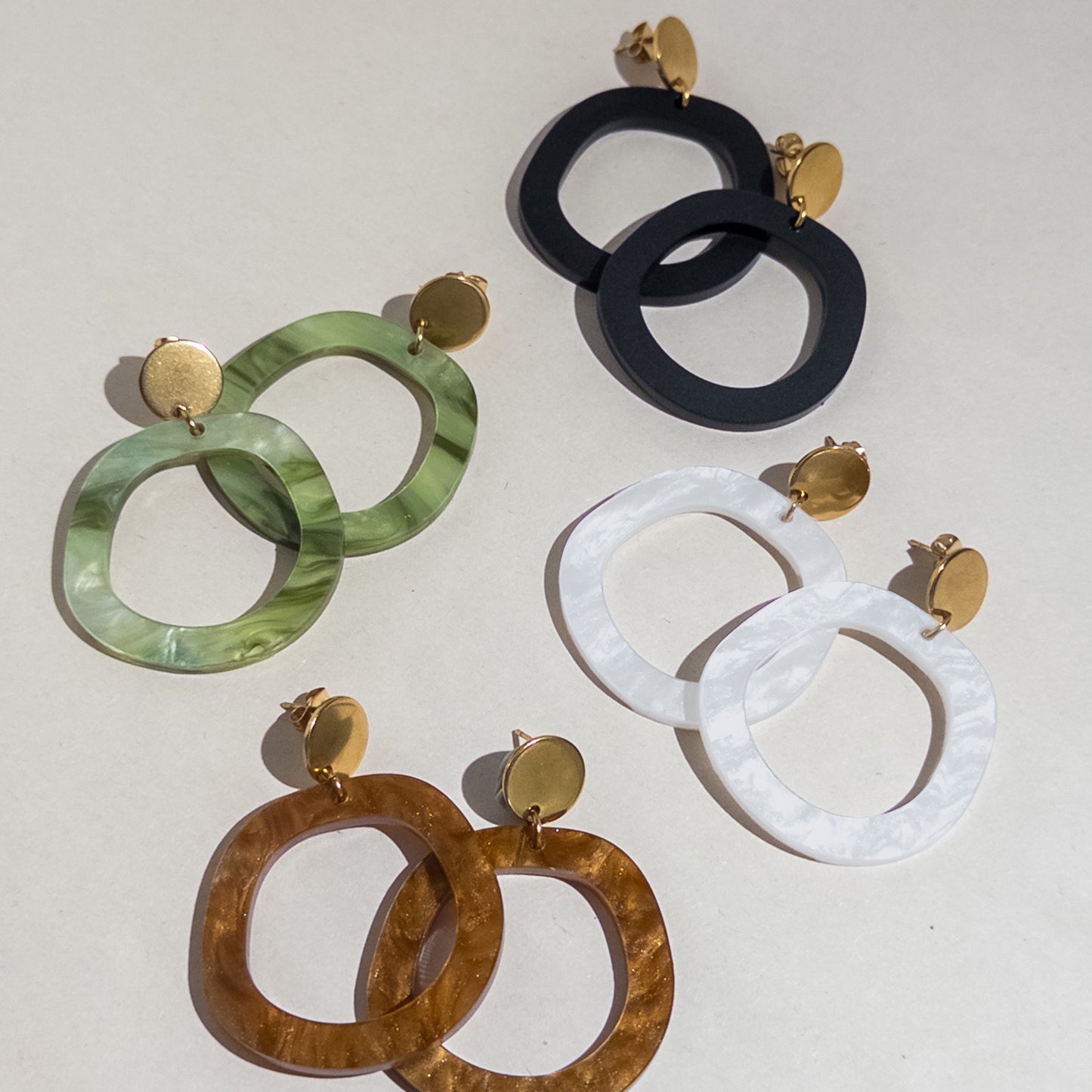 Charlie Dangle Earrings - Caramel - Mingled
