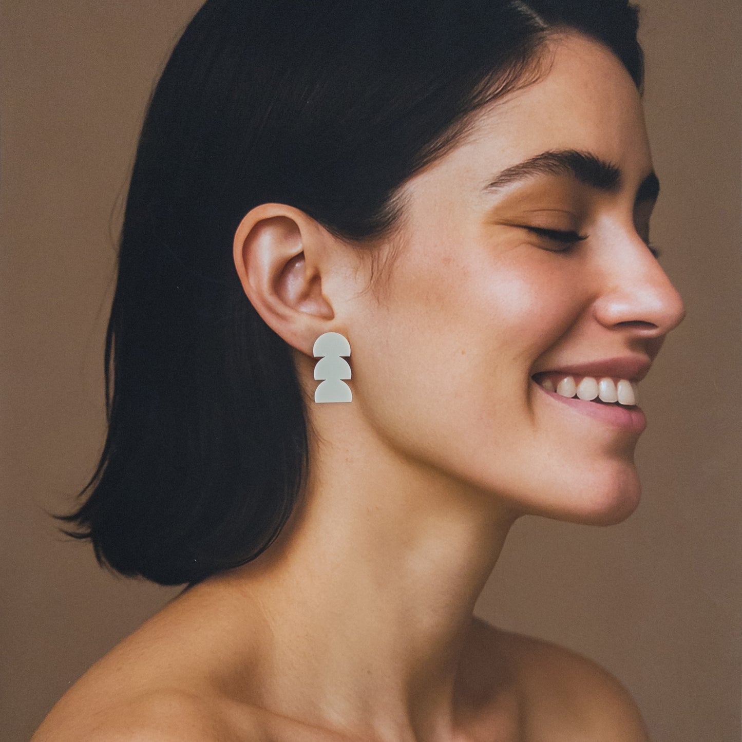 Lulu Stud Earrings - Ivory Beige