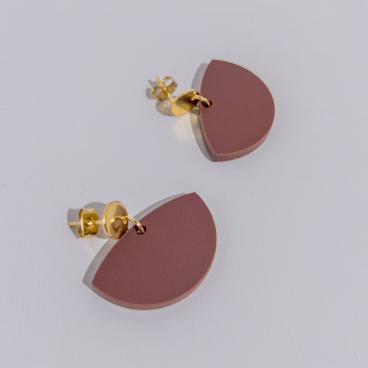 Petticoat Minimalist Dangle Earrings - Nutmeg