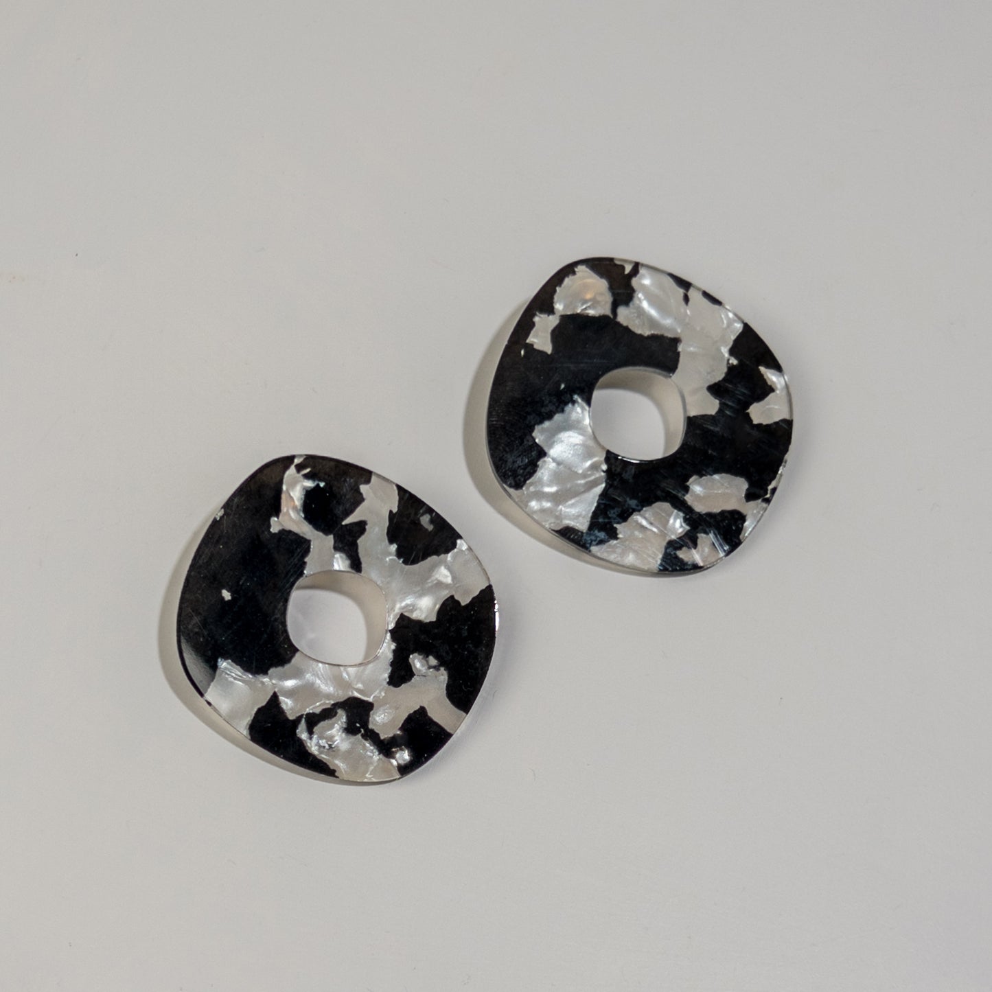 Roca Big Statement Studs - Black and White Pearl
