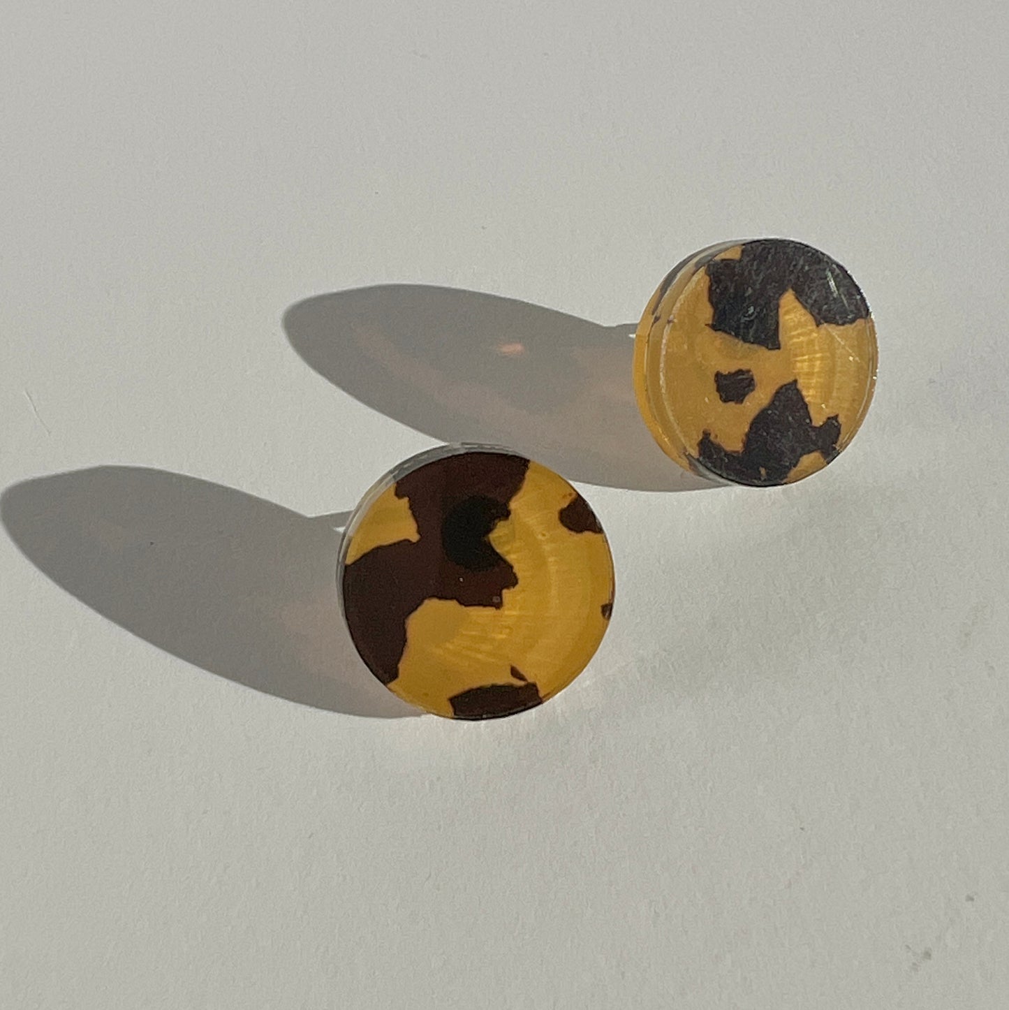15mm Round Stud - Tortoise Shell