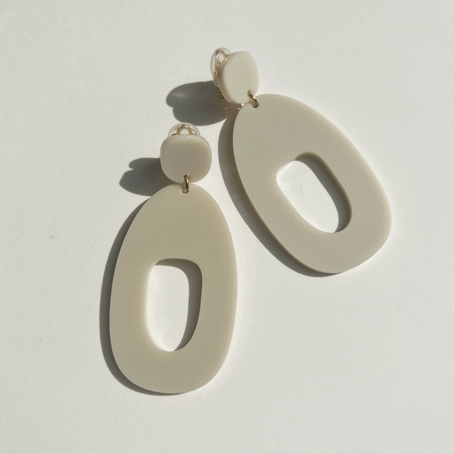 SOKO Statement Earrings CLIP ON - Beige