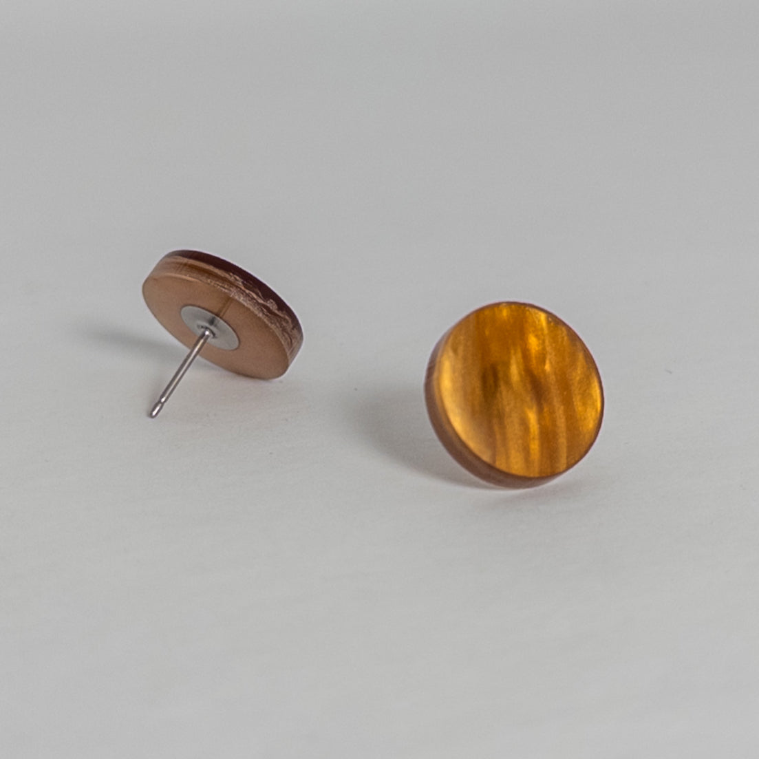 15mm Round Stud - Caramel