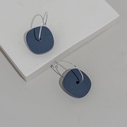 Aura Hoop Earrings - Matte Navy Blue - Mingled