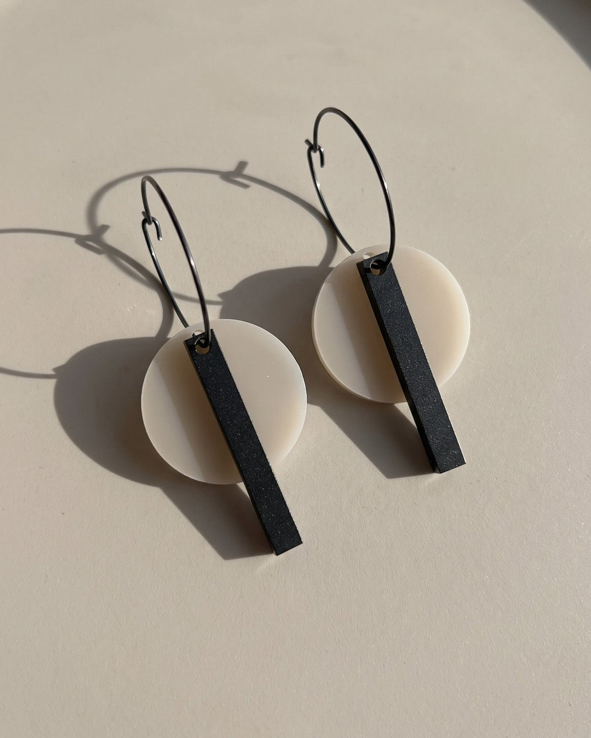 Black Bar Hoop - Ivory Beige - Mingled