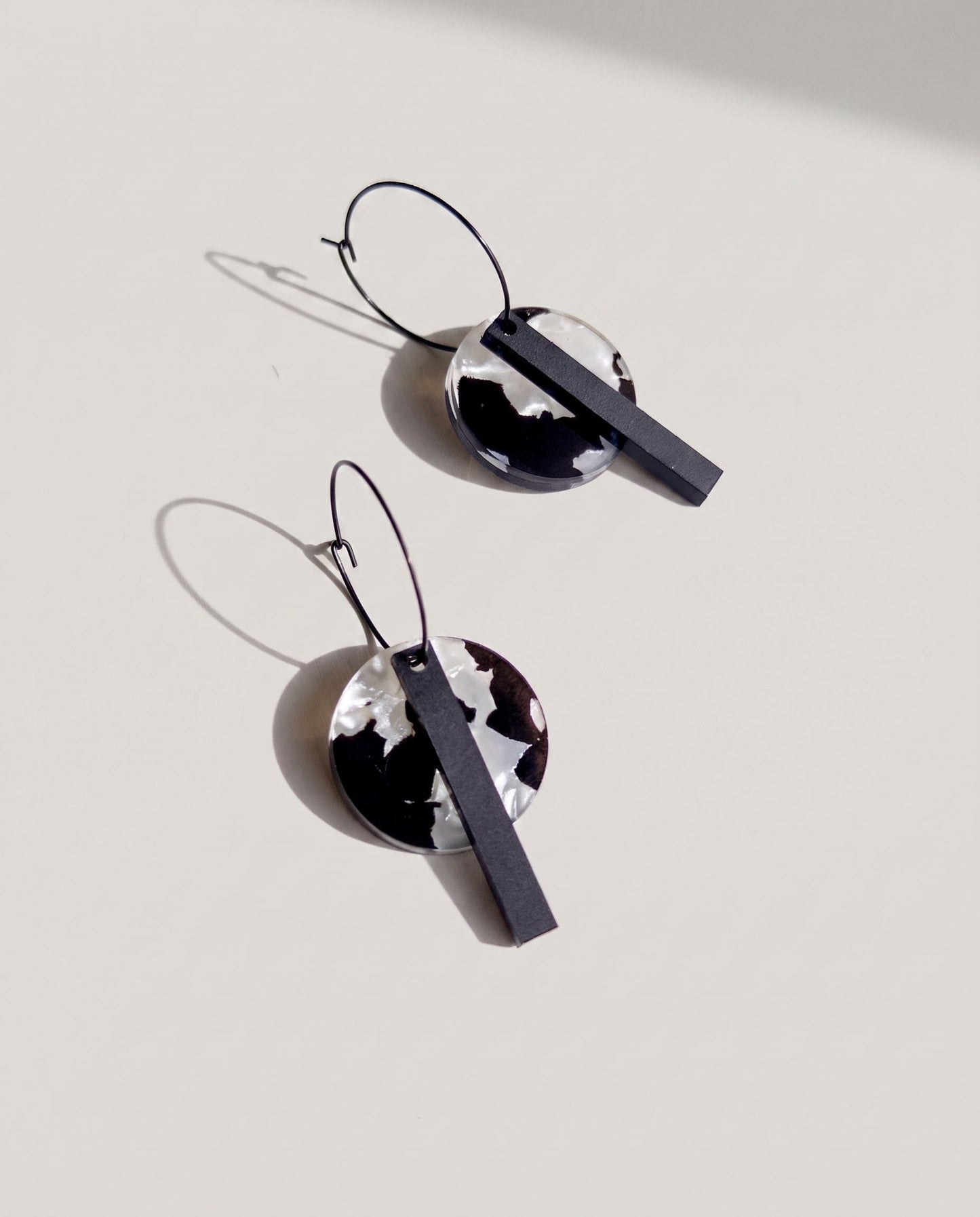 Black Bar Hoop - Black and White Pearl