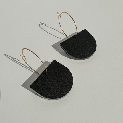 Arch Dangle Hoop - Matte Black - Mingled