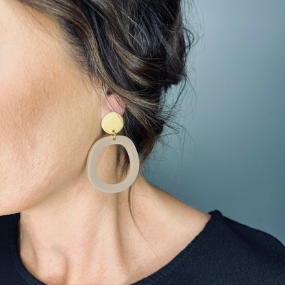 Charlie Dangle Earrings - Taupe and Gold - Mingled