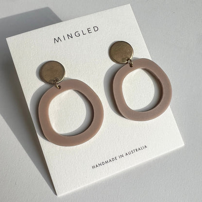 Charlie Dangle Earrings - Taupe and Gold - Mingled