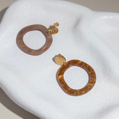 Charlie Dangle Earrings - Caramel - Mingled