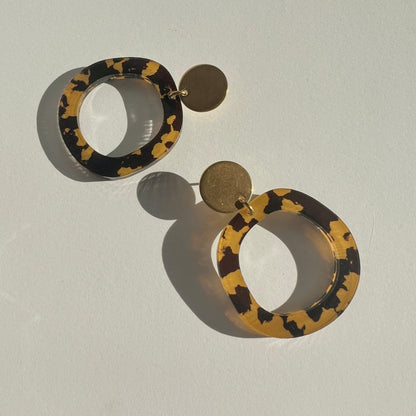CHARLIE Dangle Earrings - Honey Tortoise & Gold - Mingled