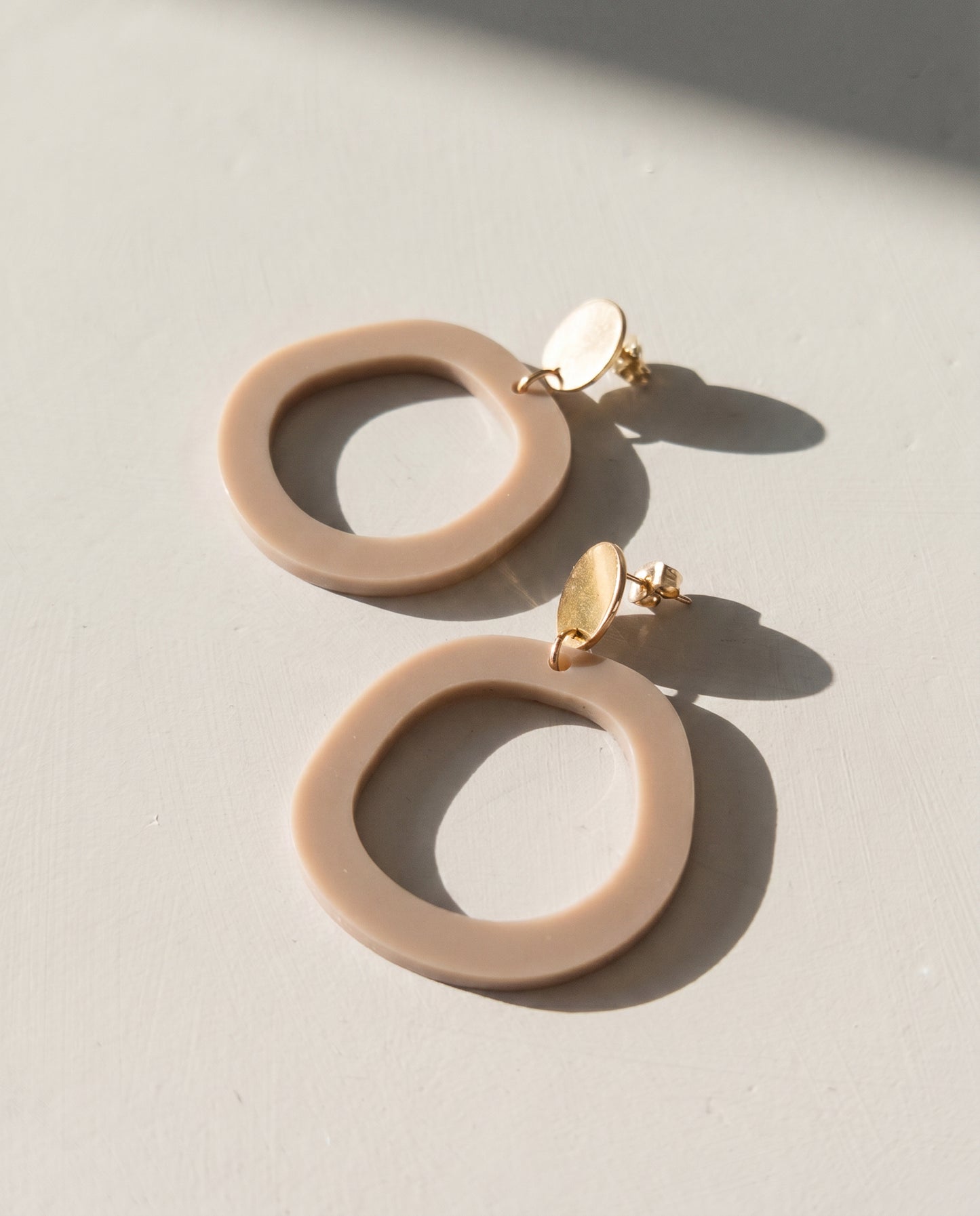 Charlie Dangle Earrings - Taupe