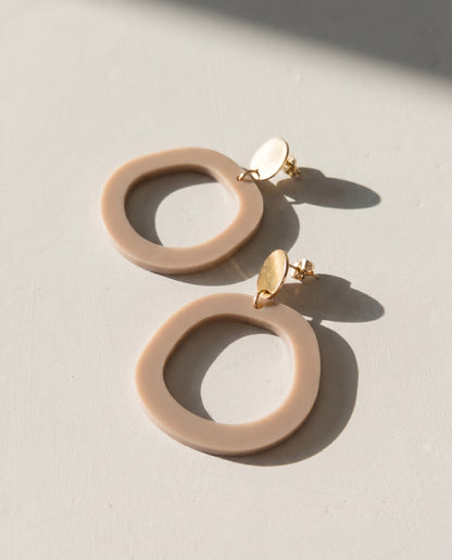 Charlie Dangle Earrings - Taupe