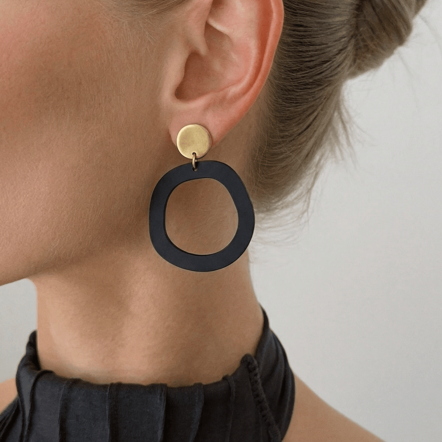 Charlie Dangle Earrings - Matte Black - Mingled
