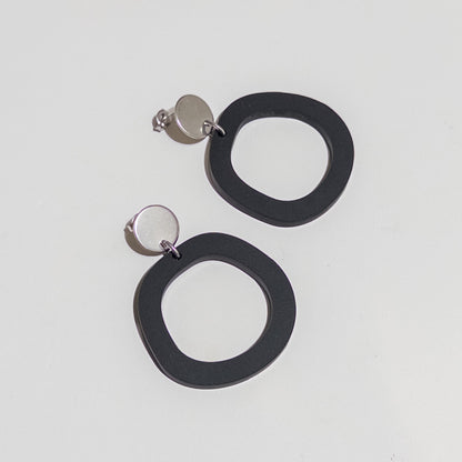 Charlie Dangle Earrings - Matte Black - Mingled