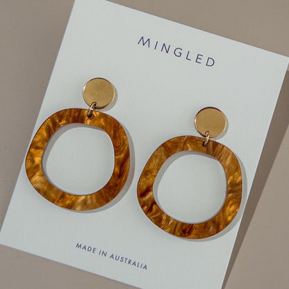 Charlie Dangle Earrings - Caramel - Mingled