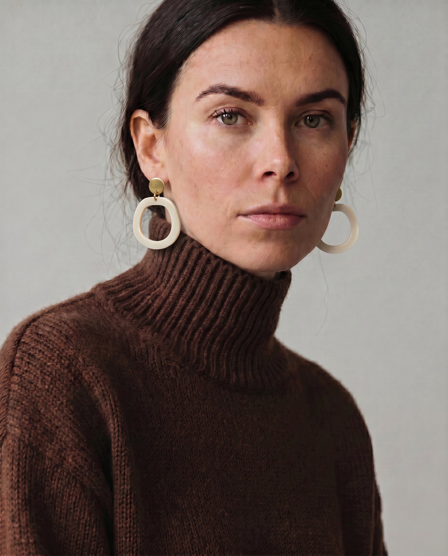 Charlie Dangle Earrings - Ivory Beige