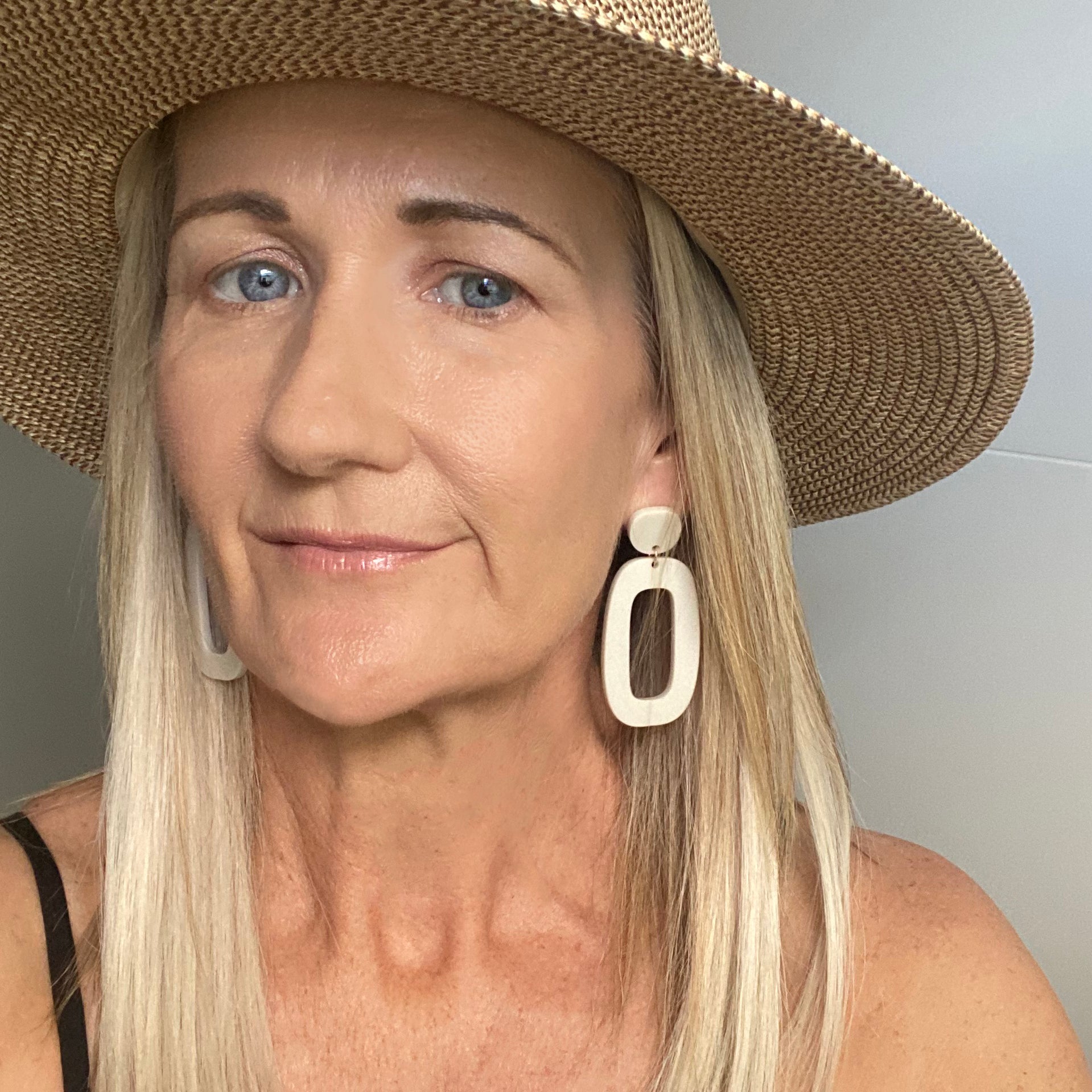 RILEY Dangle Earrings - Matte Ivory Beige - Mingled