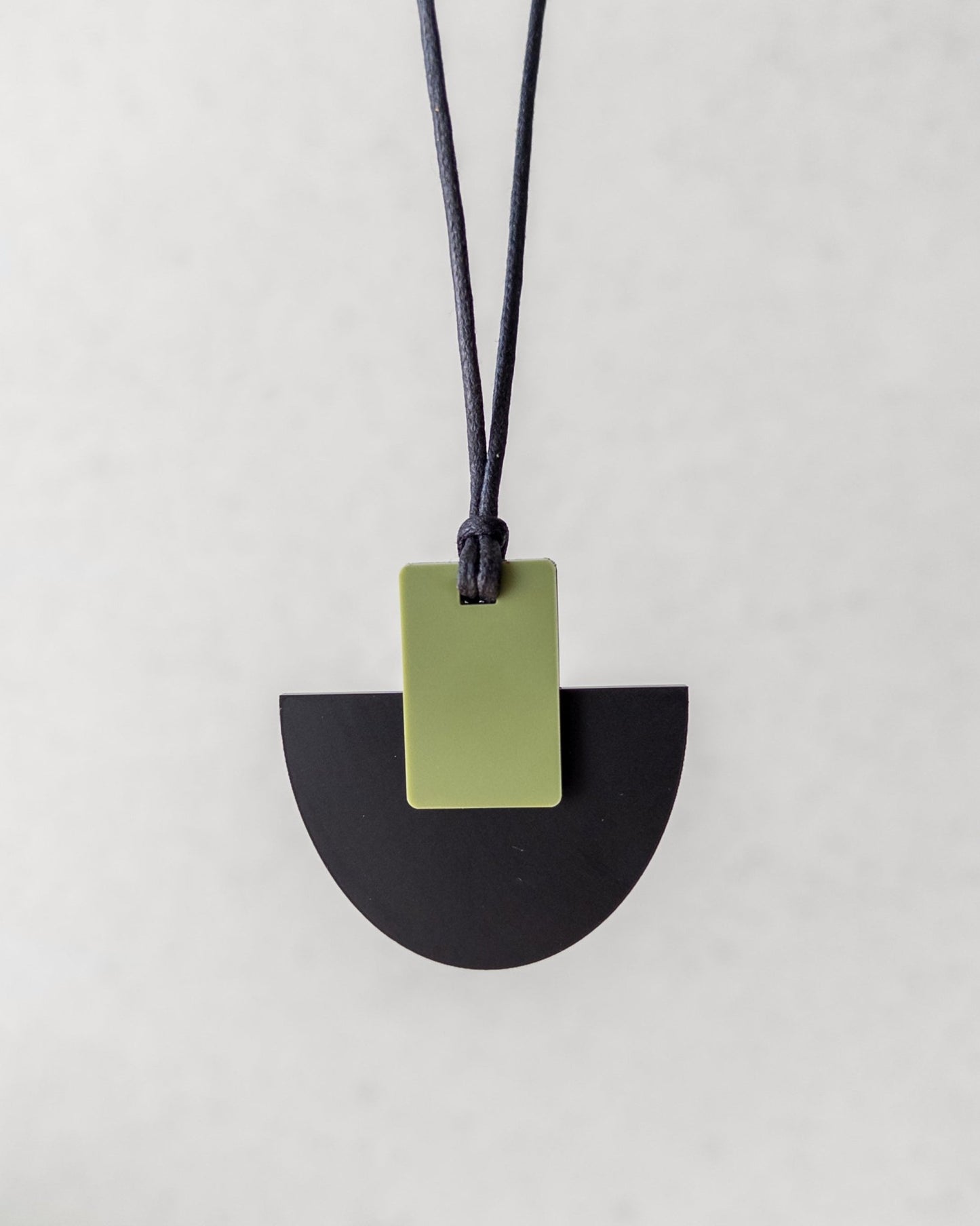Echo Pendant Necklace - Matte Black and Olive - Mingled