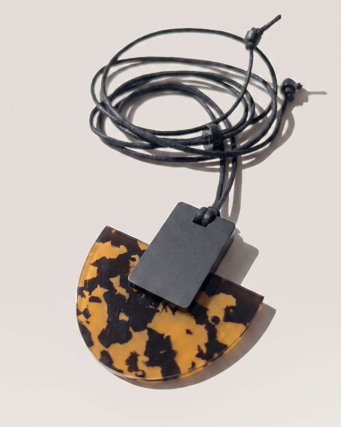 Echo Pendant Necklace - Tortoise Shell and Black - Mingled