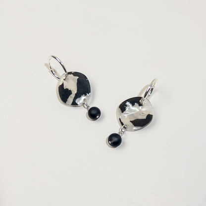 Haven Huggie Dangle - Black and White Pearl - Mingled