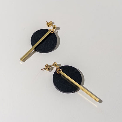 KYRA Dangle Earrings - Black & Gold - Mingled