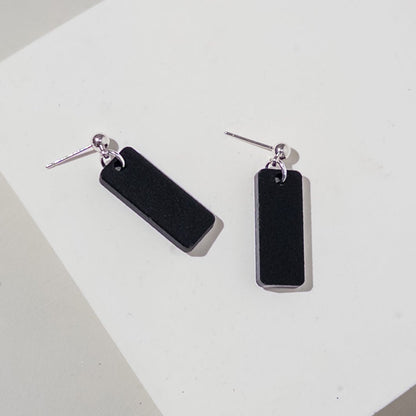 Oblong Dangle - Matte Black - Mingled