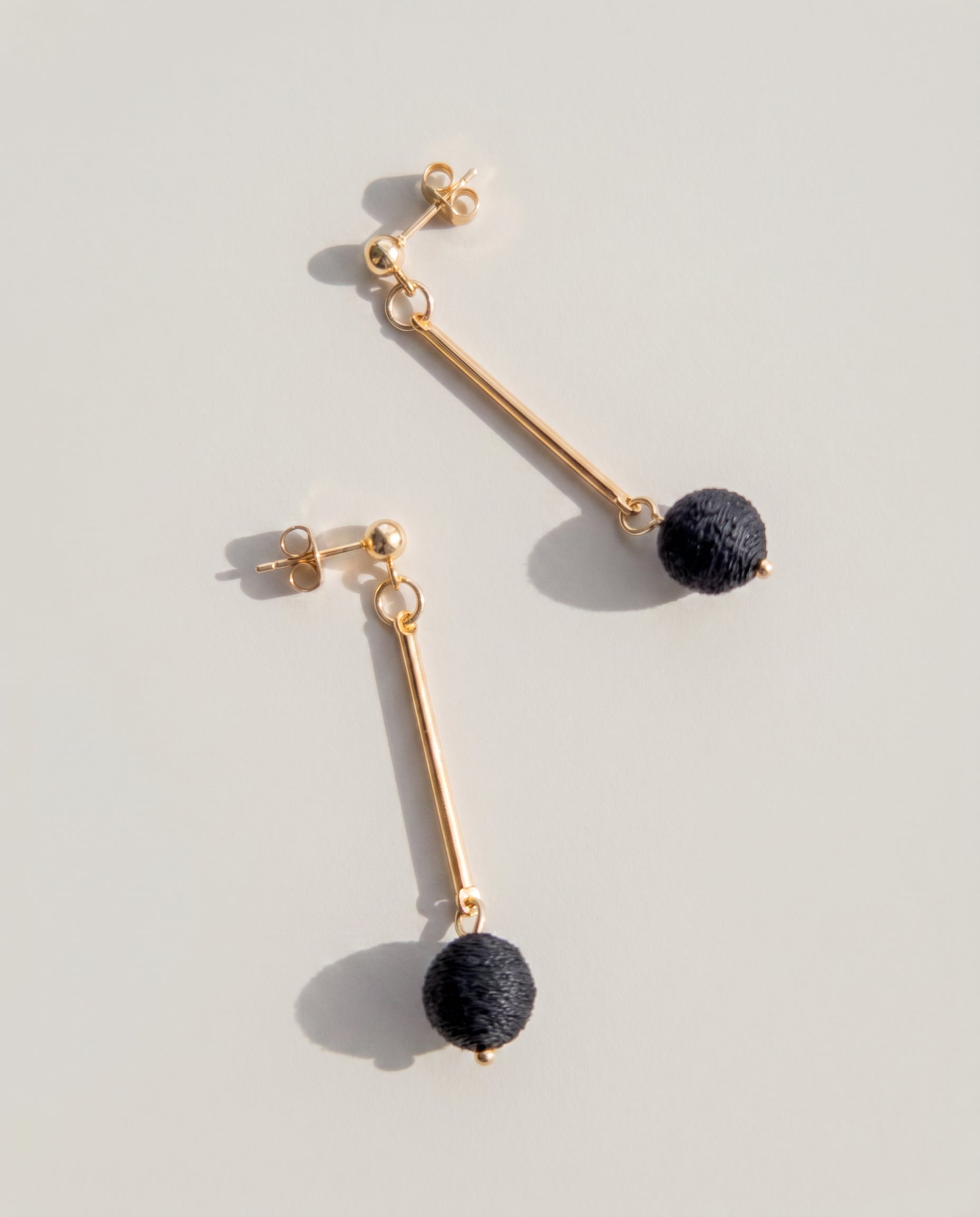 Pendulum Drop Earrings - Black - Mingled
