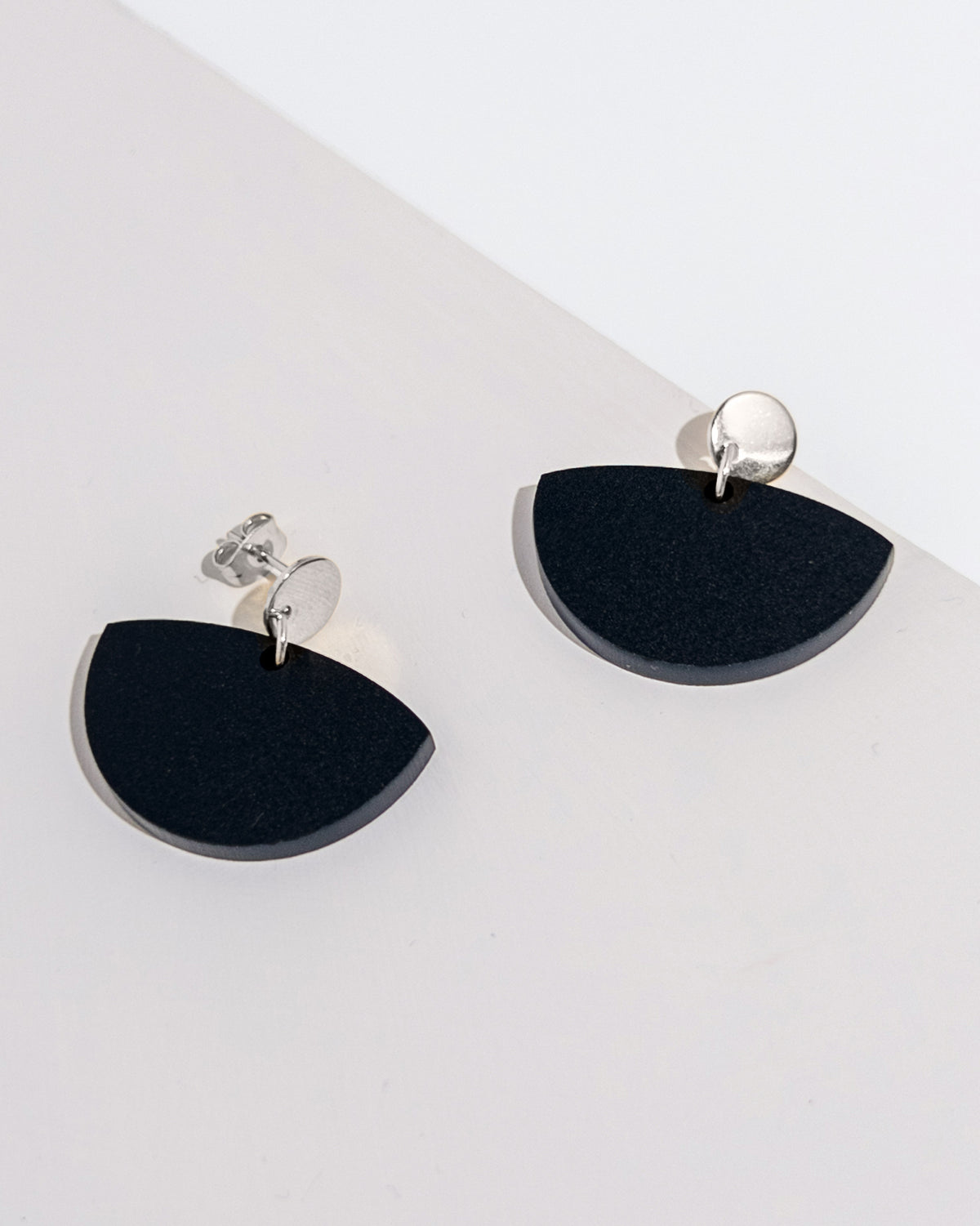 Petticoat Minimalist Dangle Earrings - Black - Mingled