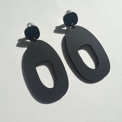 SOKO Statement Earrings CLIP ON - Matte Black - Mingled