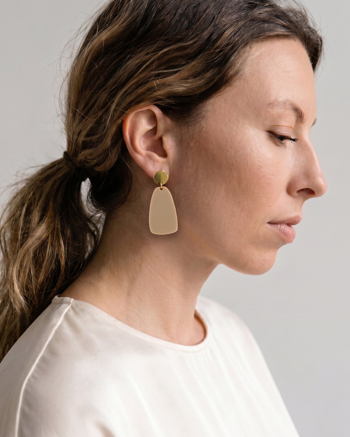 Salita Dangle Earrings - Taupe