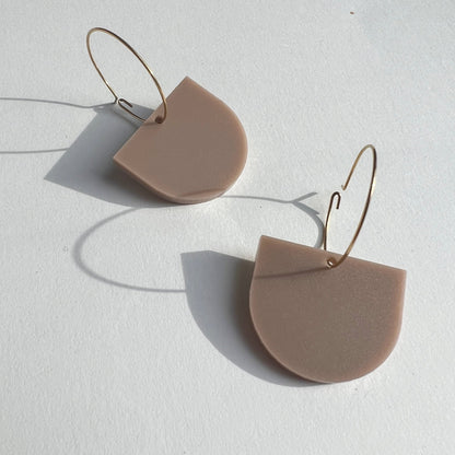 Arch Dangle Hoop - Matte Taupe - Mingled