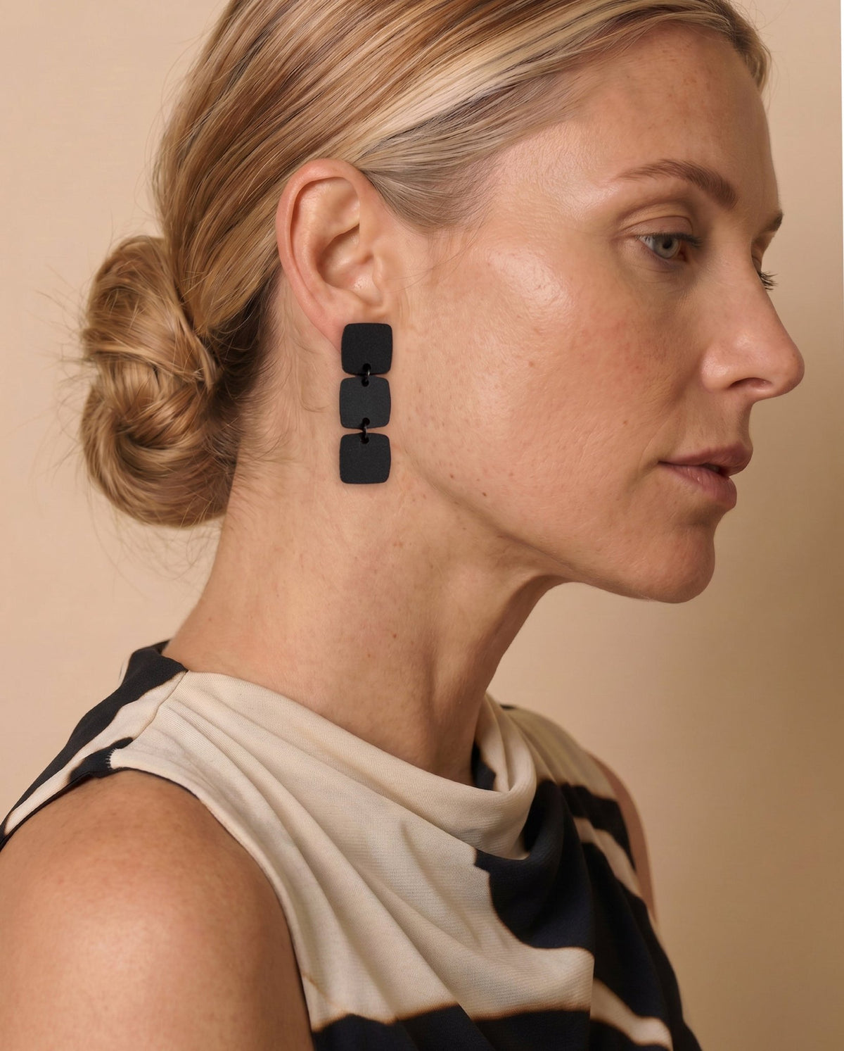 CLIP ON Three Square Earrings - Black - Mingled