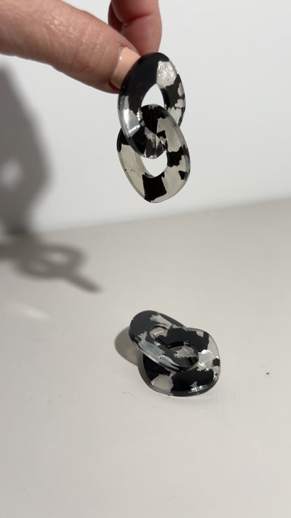 Chunky Link Black and White Pearl Earrings